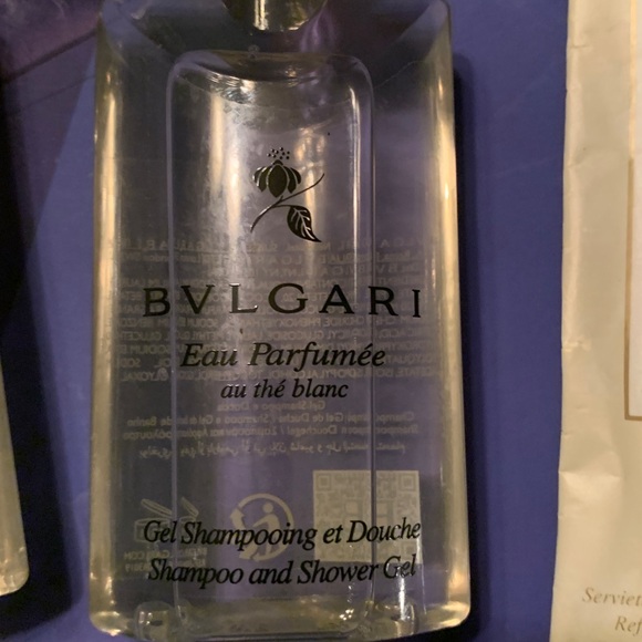 Bulgari Eau Parfumée Body Wash Set - Cream and White - Picture 3 of 3